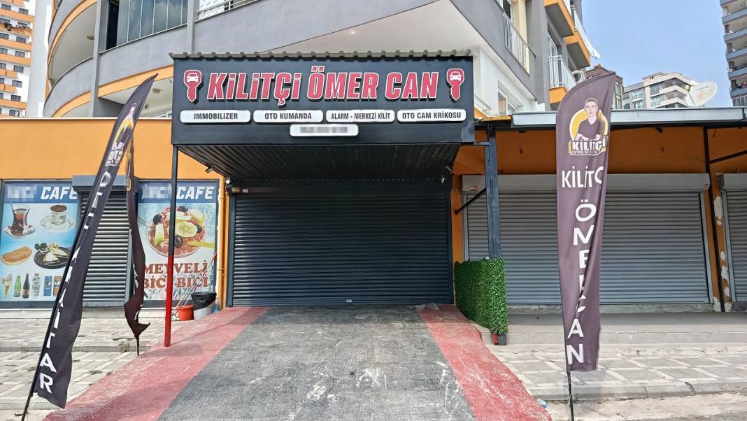 Bir kadın ile beraber dükkanın içinde ölü bulundu! 1